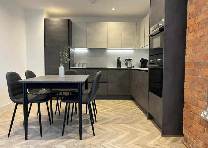 Apt, Free Parking, Business, Couples & Families